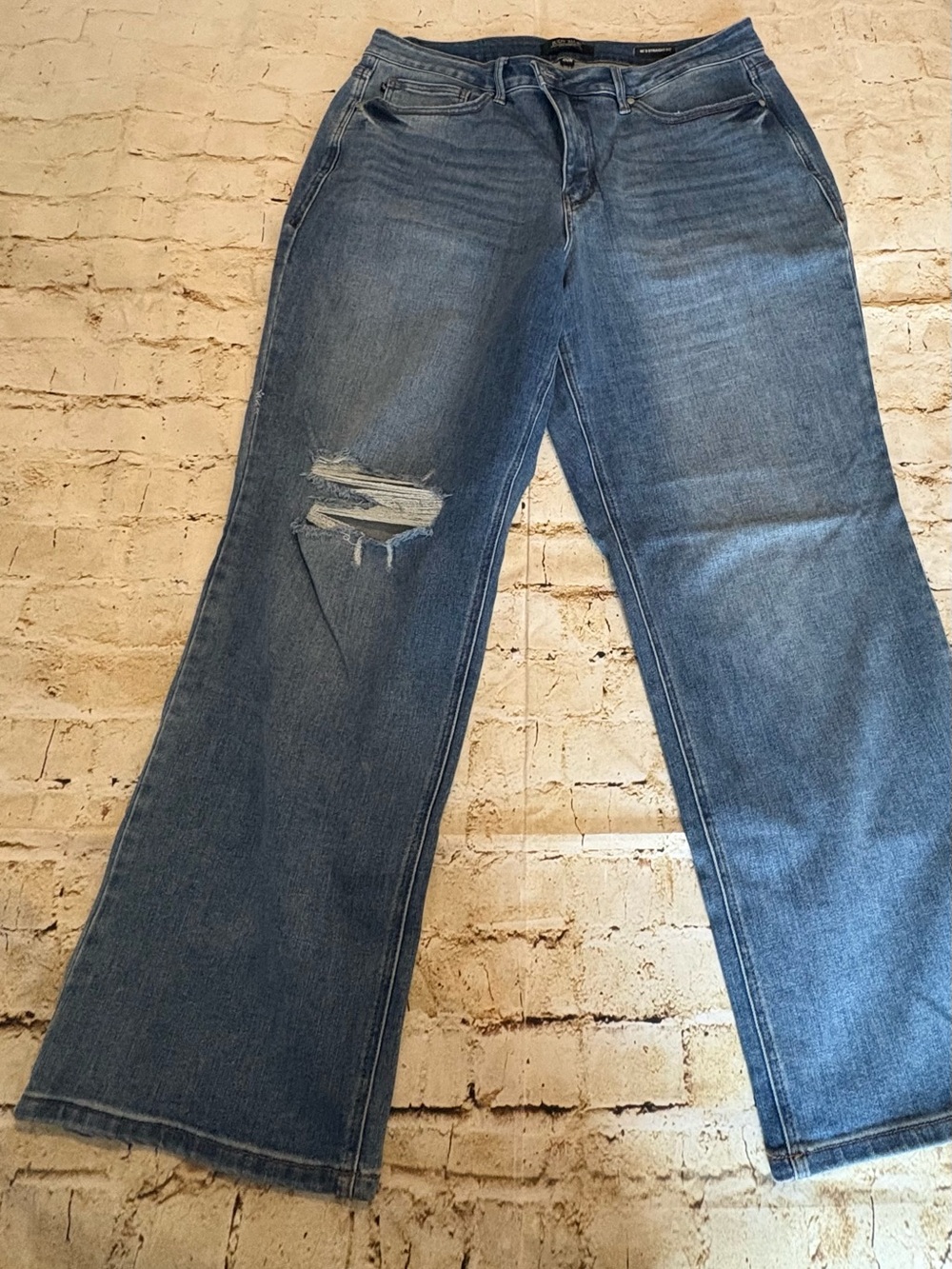 Judy Blue Medium Blue Wide-Leg Distressed Jeans 90s fit